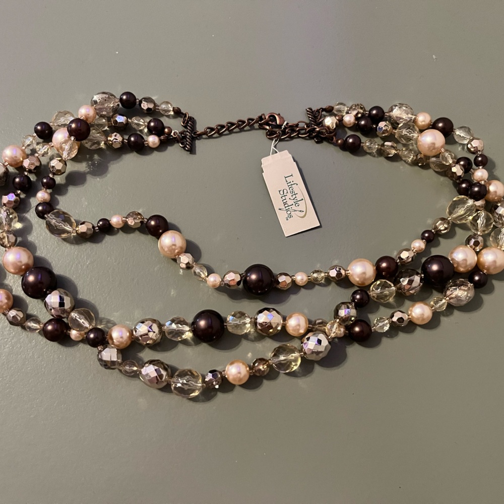 Three-chained necklace